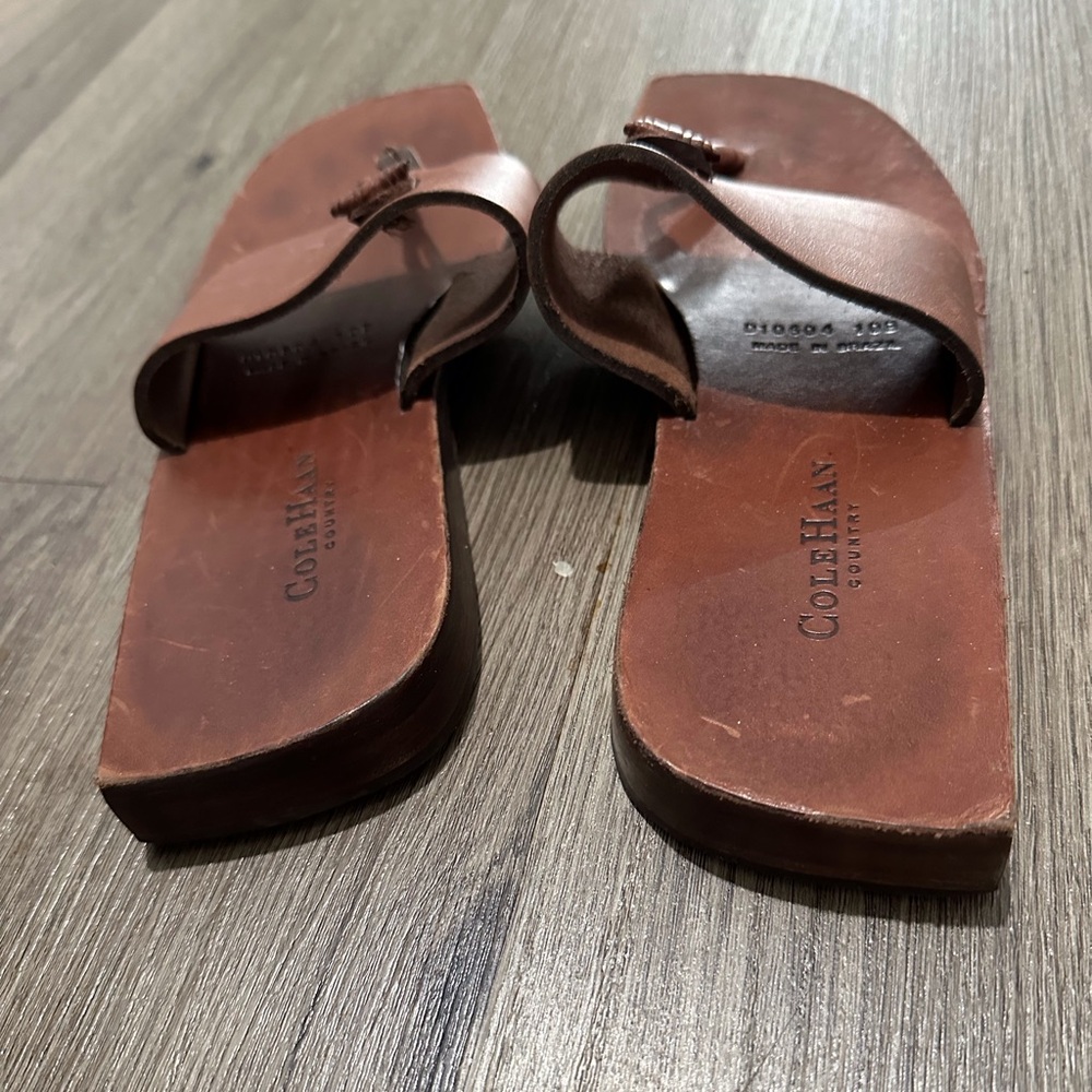Cole Hahn thong sandals.⭐️